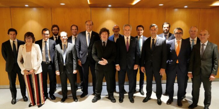 Aumentan los anuncios del Gobierno, pero no acompaña la inversión privada