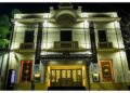 Escobar: el Teatro Seminari reabrió sus puertas con una gala que desbordó la sala