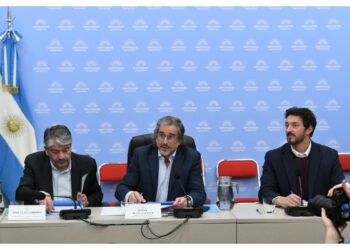 Diputados: el oficialismo sacó dictamen para Súper RIGI, pero Adorni amenaza la sesión del 24