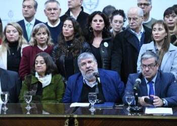 A un año de la condena a CFK, UxP apuntó a la Corte Suprema y cruzó a Milei y Macri