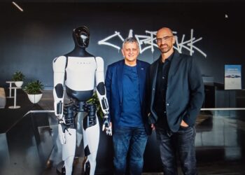 El CEO de YPF visitó la planta de Tesla para analizar oportunidades de trabajo conjunto
