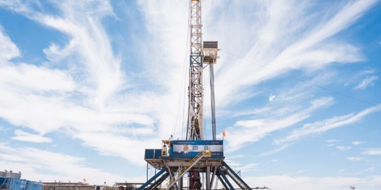 YPF incorpora nuevos socios para Argentina LNG y acelera el plan exportador de Vaca Muerta