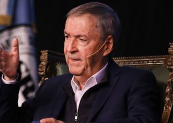 Adorni acorralado: El peronismo va por su destitución y hasta la UCR le soltó la mano