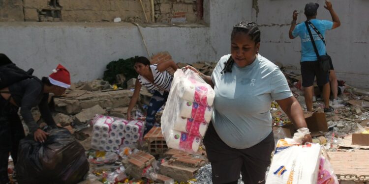 Registran saqueos en La Guaira tras el doble sismo y elevan la cifra de muertos