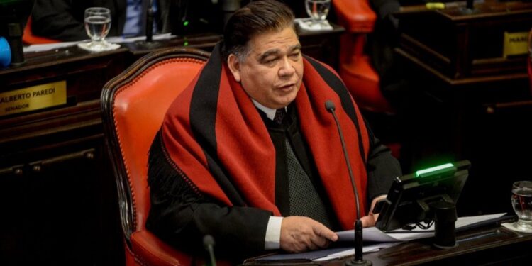 Enojados y a los gritos: el Senado bonaerense fue el ring para una nueva pelea del PJ