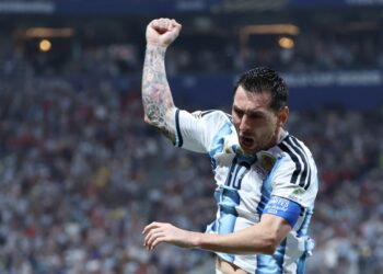 Argentina lo ganó con el corazón y está en cuartos de final del Mundial