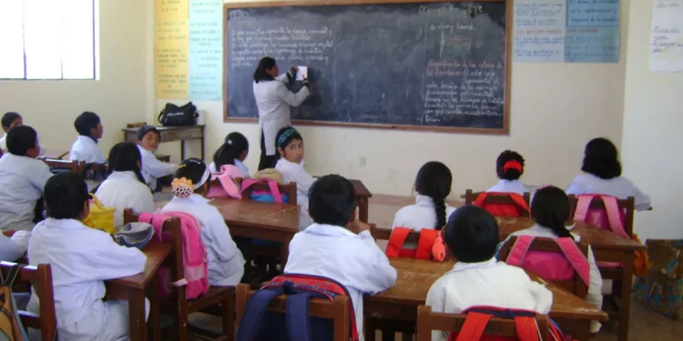 Sin contacto con Pettovello, la Provincia sube la partida para la comida de los estudiantes