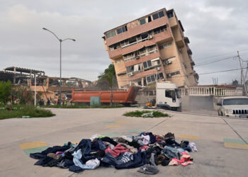 Voces y postales de La Guaira, una ciudad hecha escombros después del doblete sísmico