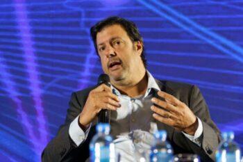 Otra baja en el gobierno: Desplazan a Darío Genua