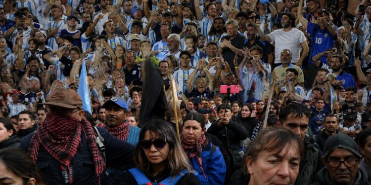 «No sé cómo piensan decir que la gente está mal»: la opinión de Milei contrasta con el aumento de la desigualdad