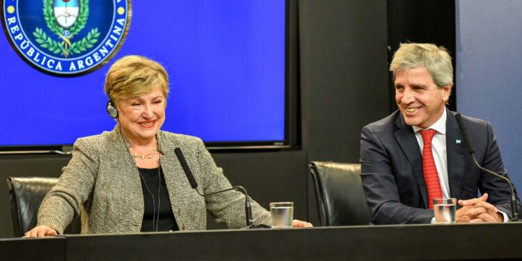Georgieva elogió el ajuste de Milei, pero advirtió por el empleo informal y los sectores que siguen en caída