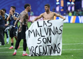 Malvinas, la otra final: la victoria ante Inglaterra golpeó la imagen de Milei en las redes