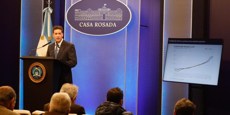 El gobierno se muestra hiperactivo y continúa con la caza de votos para aprobar la reforma electoral