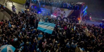 Sin Messi, llegó a la Argentina el plantel finalista del Mundial