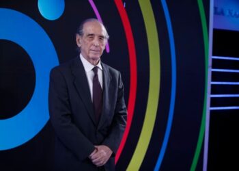 El economista más cercano a Milei alertó por el impacto social de la apertura económica
