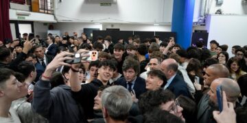 Urgido por retomar contacto con los jóvenes, Milei visitó la ORT en medio de críticas internas