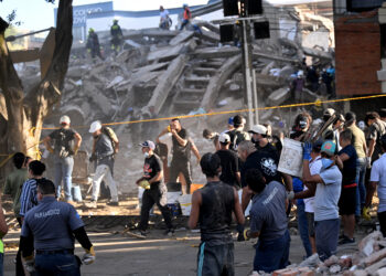El terremoto en el oeste de Colombia deja al menos 240 muertos y sigue la búsqueda sobrevivientes