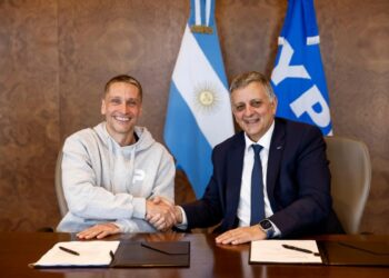 YPF acelera su estrategia comercial con PedidosYa y amplía el alcance de las tiendas Full