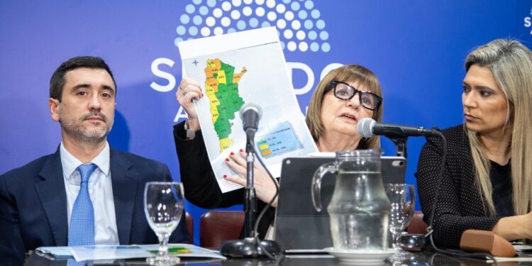 Bullrich presentó la reforma de la Ley de Tierras con un techo del 25% de extranjerización