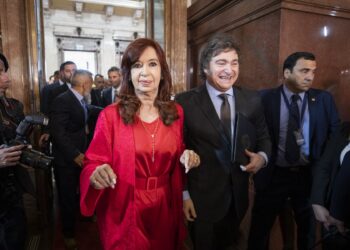 Milei volvió a descartar auxilio para el endeudamiento familiar y desmintió un pacto con CFK