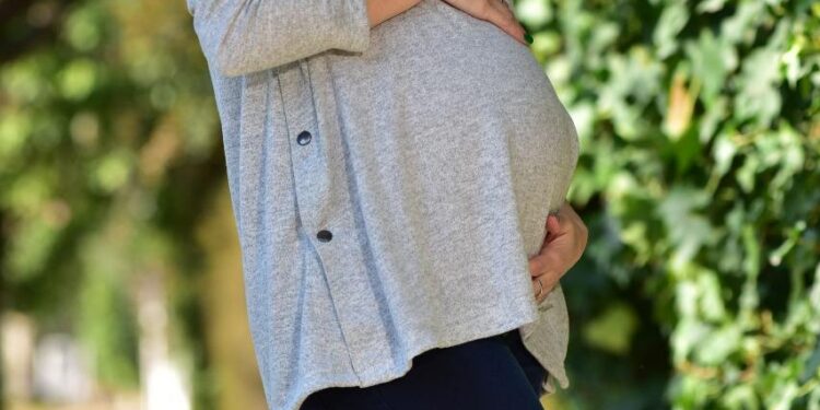 Milei sobre el cuerpo de la mujeres