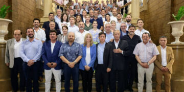 El axelismo insiste y busca destrabar el debate por la reelección indefinida de los intendentes