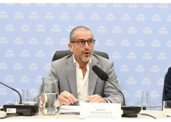 Inocencia Fiscal II obtuvo dictamen pero con la huella de Adorni: sin beneficios para funcionarios