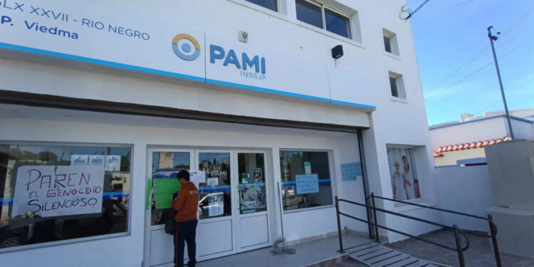 Arrancó el paro de prestadores del PAMI en la Patagonia y golpea a las provincias