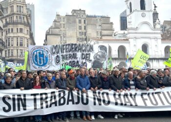 Masiva marcha a San Cayetano a diez años de la primera peregrinación