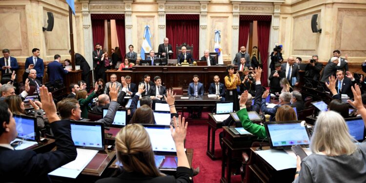 Con los cálculos rotos en el Senado, el oficialismo reformula la estrategia en Diputados