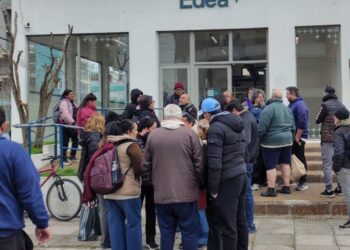 La Costa protesta contra los aumentos de luz y la pelea por Zona Fría recrudece
