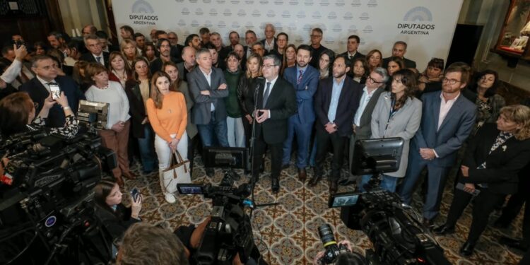 Se abre otro frente para Milei: La oposición formalizó la sesión por morosidad y discapacidad