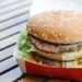 El peso argentino está sobrevaluado, según el Índice Big Mac