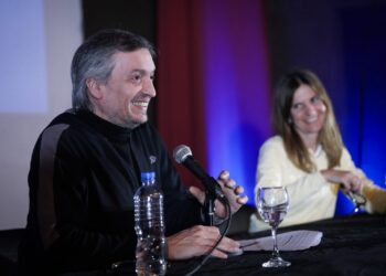 Máximo Kirchner tensiona la interna del PJ con críticas al gobierno y posiciona a Cristina Kirchner