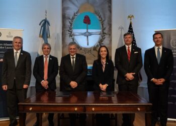 El megaproyecto de GNL de YPF consiguió una propuesta de financiamiento por hasta US$ 6.000 millones