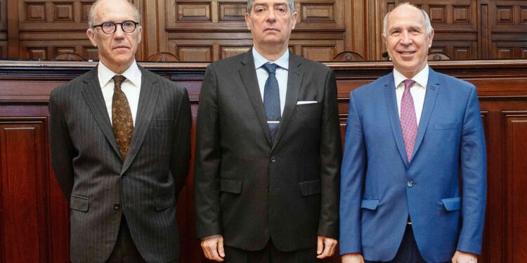 El fallo de la Corte que anuló la Ley de Tierras suma rechazos contra el DNU 70/23