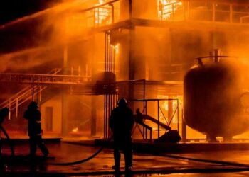 La crisis de la industria se trasladó a la cúpula, mientras Milei aprieta el acelerador