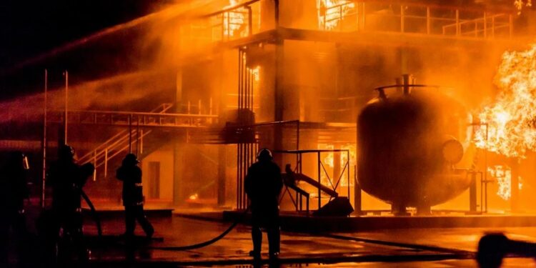 La crisis de la industria se trasladó a la cúpula, mientras Milei aprieta el acelerador