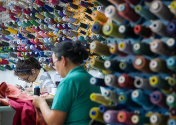 La industria textil no encuentra piso: producción en caída, fábricas paradas y más de 26.000 empleos perdidos