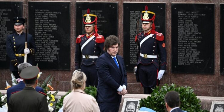 Milei por Malvinas: guiño de Melella, sospechas opositoras y sobreactuación oficialista