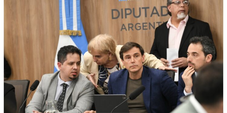 Diputados: LLA abrió el debate por endeudamiento y discapacidad para frenar la sesión opositora