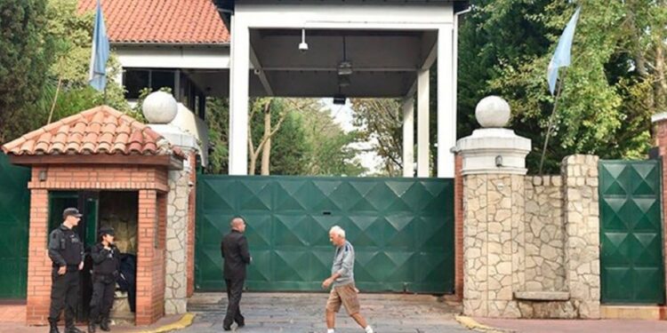 Drástico cambio: en medio de sospechas, sólo la Casa Militar cuidará a Milei en Olivos