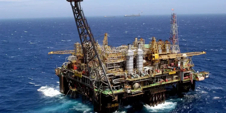 El Gobierno denunciará a cinco empresas petroleras que extraen crudo en Malvinas
