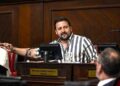 Santalla volvió a reclamarle a Kicillof que implemente la ley de celulares en las primarias