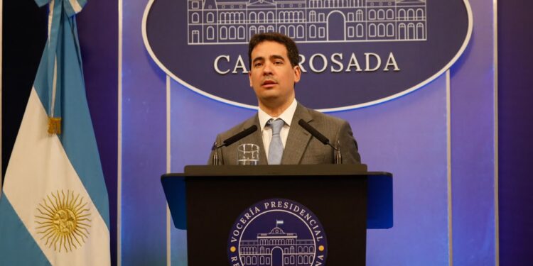 Ravier defendió al Gobierno, pero reconoció que hay atraso cambiario