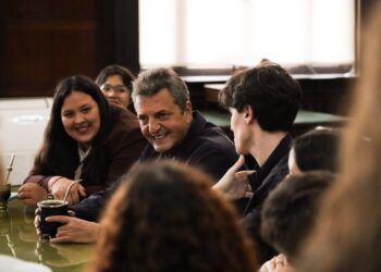 Massa reunió a más de mil jóvenes para debatir por el futuro del peronismo y el rol de las nuevas generaciones
