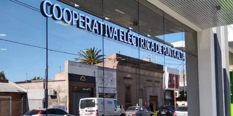 La Justicia extendió el freno a las subas de luz y alcanzó a las cooperativas bonaerenses