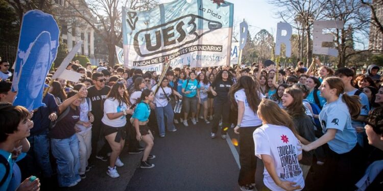 La interna peronista se mete en la marcha por los 50 años de La Noche de los Lápices