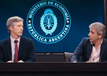 Piden la detención de Caputo y Bausili por las operaciones con el oro