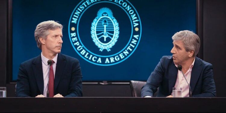 Piden la detención de Caputo y Bausili por las operaciones con derivados de oro del BCRA